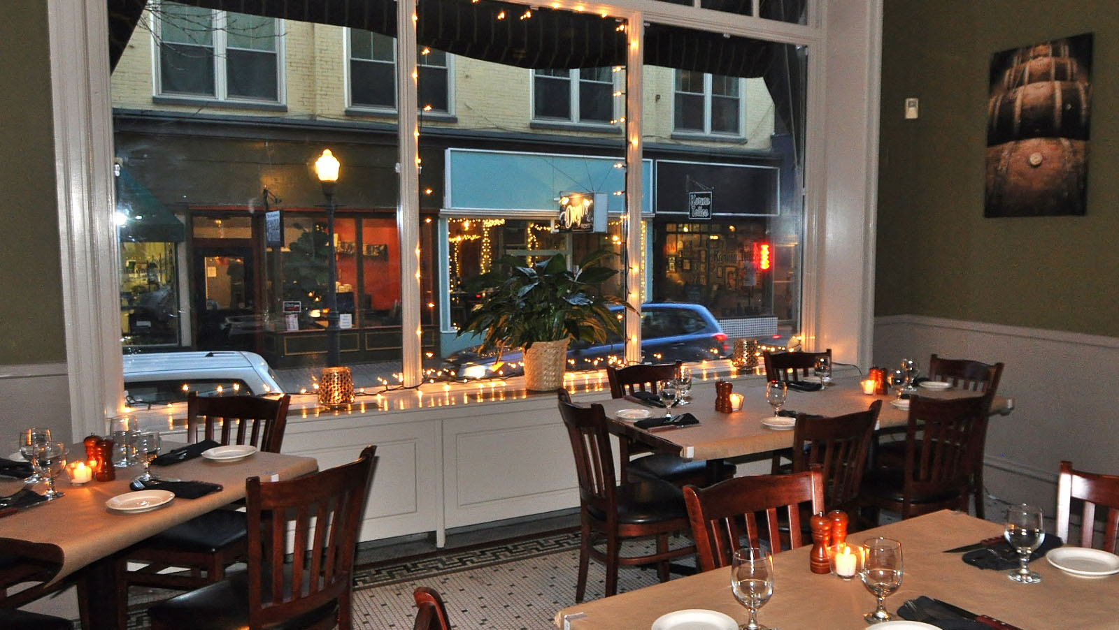 Foodie Paradiso"Steak"ing it Out in Uptown Kingston, Chops Grille