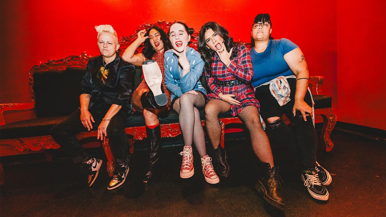 Labiahead (all-girl Radiohead)